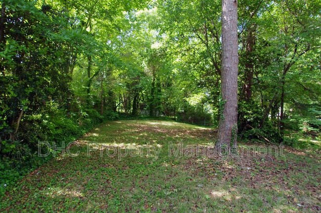 210 Creekwood Ln in Riverdale, GA - Foto de edificio - Building Photo