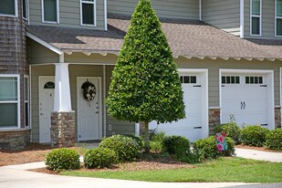 The Gardens in Valdosta, GA - Building Photo