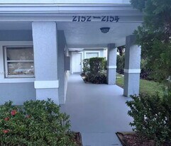 2154 NE 168th St in North Miami Beach, FL - Building Photo