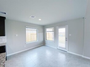 9219 Downing St in Richmond, TX - Foto de edificio - Building Photo