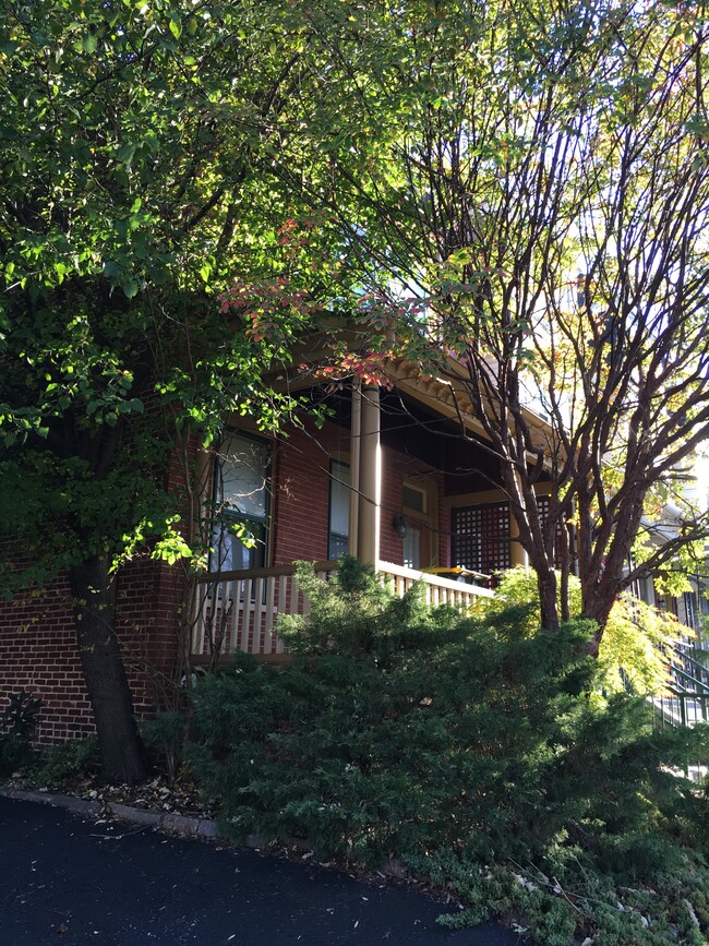 342 New Holland Ave, Unit B