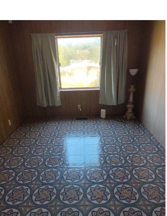 property at 8 Hanging Tree Ct