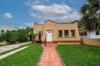 1769 SW 24th Ter in Miami, FL - Building Photo - Building Photo