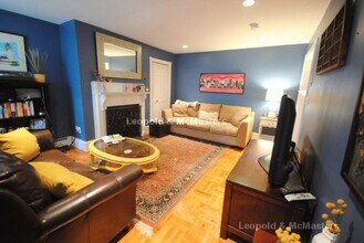 26 Green St, Unit 2 in Boston, MA - Building Photo - Building Photo