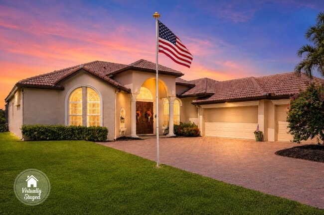property at 923 SW Grand Reserves Blvd