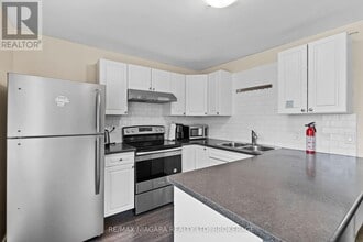 47 Chaplin Ave in St Catharines, ON - Building Photo - Building Photo