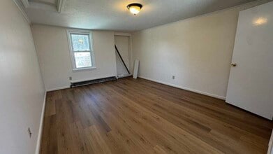 239 N King St in Northampton, MA - Foto de edificio - Building Photo