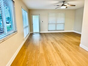 2040 NE 56th Ct, Unit 1 in Fort Lauderdale, FL - Building Photo - Building Photo