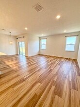 1616 Blue Lagoon Cir in Mascotte, FL - Building Photo - Building Photo