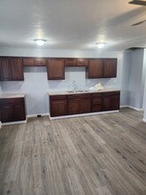 110 Pearl St in Laurel, IN - Foto de edificio - Building Photo