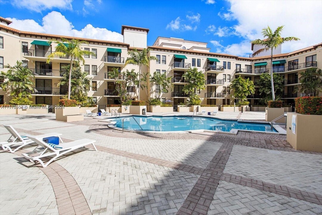 55 Merrick Way, Unit 505 in Coral Gables, FL - Foto de edificio