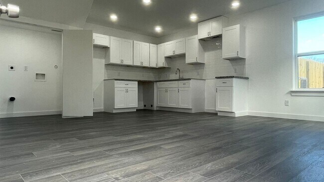 property at 6013 Wedgefield St