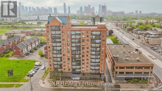 25 Agnes St in Mississauga, ON - Building Photo - Building Photo