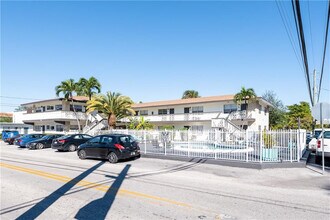 901 NE 16th Ave in Fort Lauderdale, FL - Foto de edificio - Building Photo