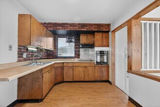 743 Shepley Dr in St. Louis, MO - Building Photo - Building Photo