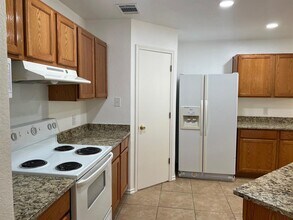 18121 Skysail Dr in Manor, TX - Building Photo - Building Photo