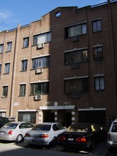 61 Cooper St in New York, NY - Building Photo - Building Photo