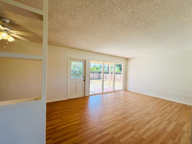 10153 Gloria Ave in Los Angeles, CA - Building Photo - Building Photo