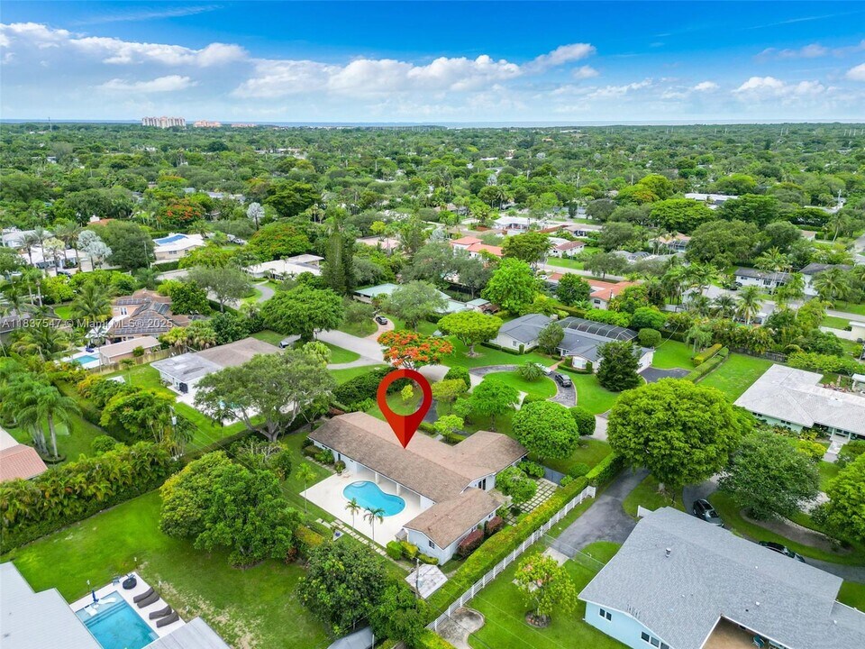 7451 SW 133rd St in Miami, FL - Building Photo
