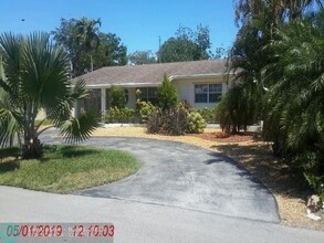 311 NE 42nd St in Oakland Park, FL - Building Photo - Building Photo