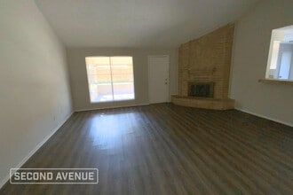 15907 Wingdale Dr in Houston, TX - Foto de edificio - Building Photo