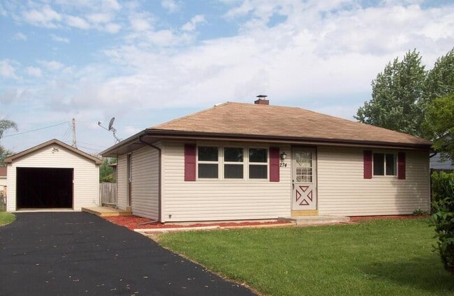 274 S Beck Rd in Lindenhurst, IL - Building Photo - Building Photo