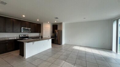 3066 Laurel Oak Ln in Winter Haven, FL - Building Photo - Building Photo