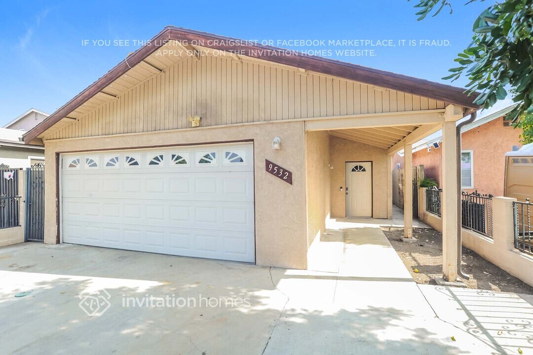 9532 San Miguel Ave in South Gate, CA - Building Photo