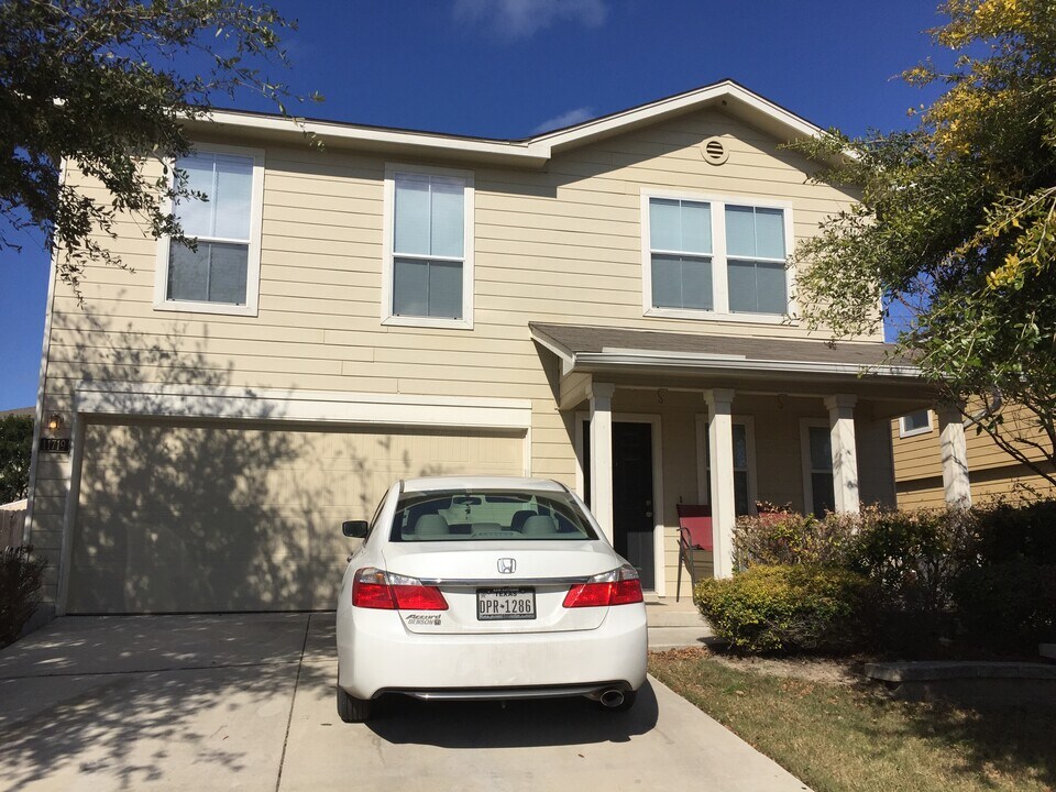 11719 Wayward Daisy in San Antonio, TX - Building Photo
