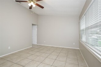 1547 Elmwood Ave in Kissimmee, FL - Foto de edificio - Building Photo