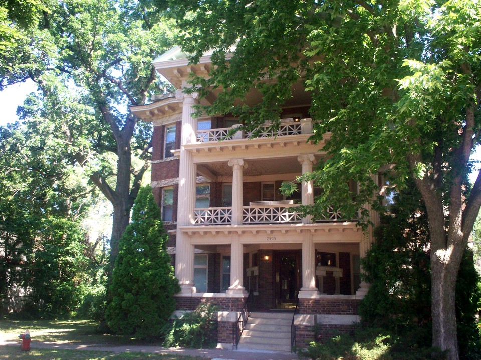 265 Dayton Ave S in St. Paul, MN - Foto de edificio