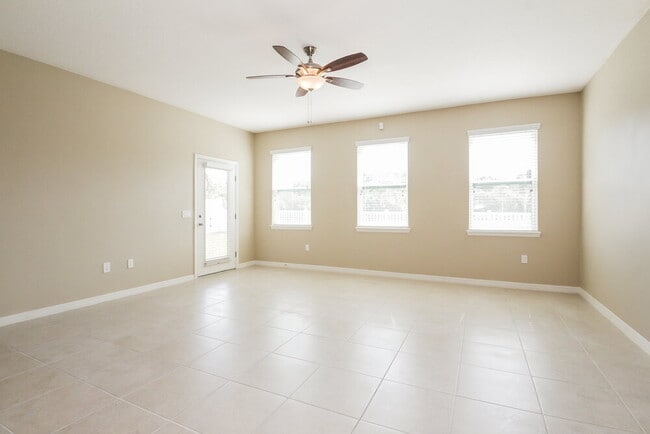 11543 Tangle Stone Dr in Gibsonton, FL - Building Photo - Building Photo