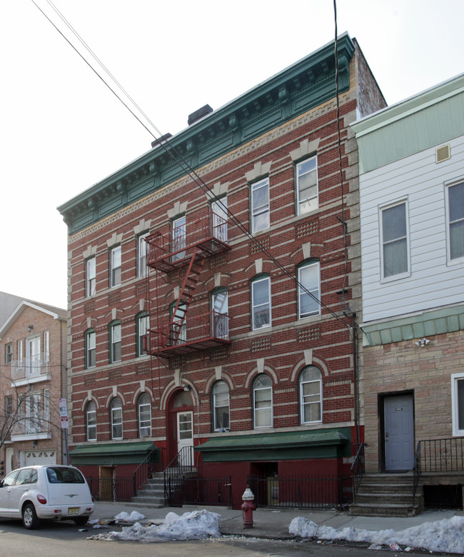 219 New York Ave in Jersey City, NJ - Building Photo - Building Photo