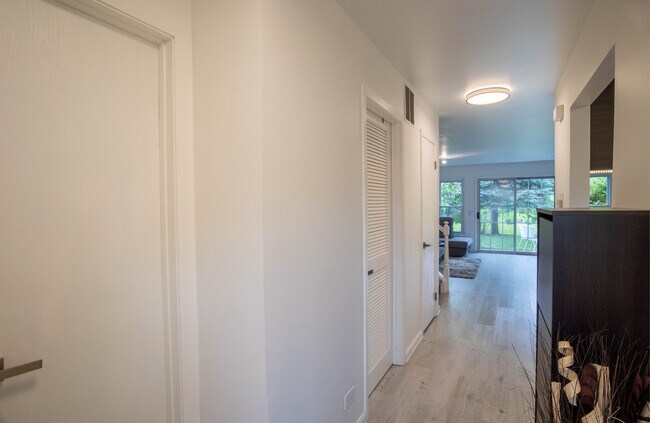 1805 Vermont Dr in Elk Grove Village, IL - Building Photo - Building Photo