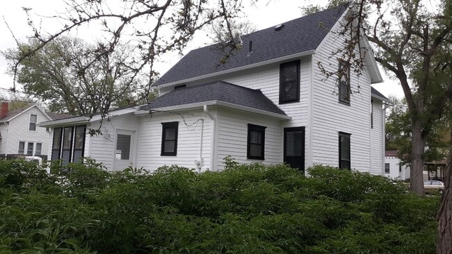 1318 W 4th St in Hastings, NE - Building Photo - Building Photo