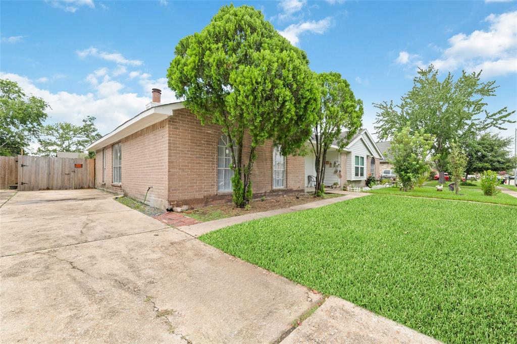 9606 Stockwell St in Houston, TX - Building Photo