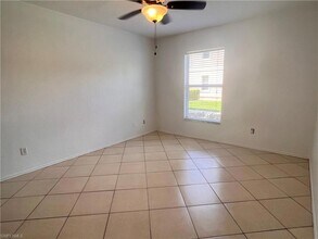 8235 Ibis Club Dr, Unit 302 in Naples, FL - Foto de edificio - Building Photo