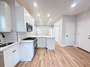 40 Westervelt Pl in Jersey City, NJ - Building Photo - Building Photo