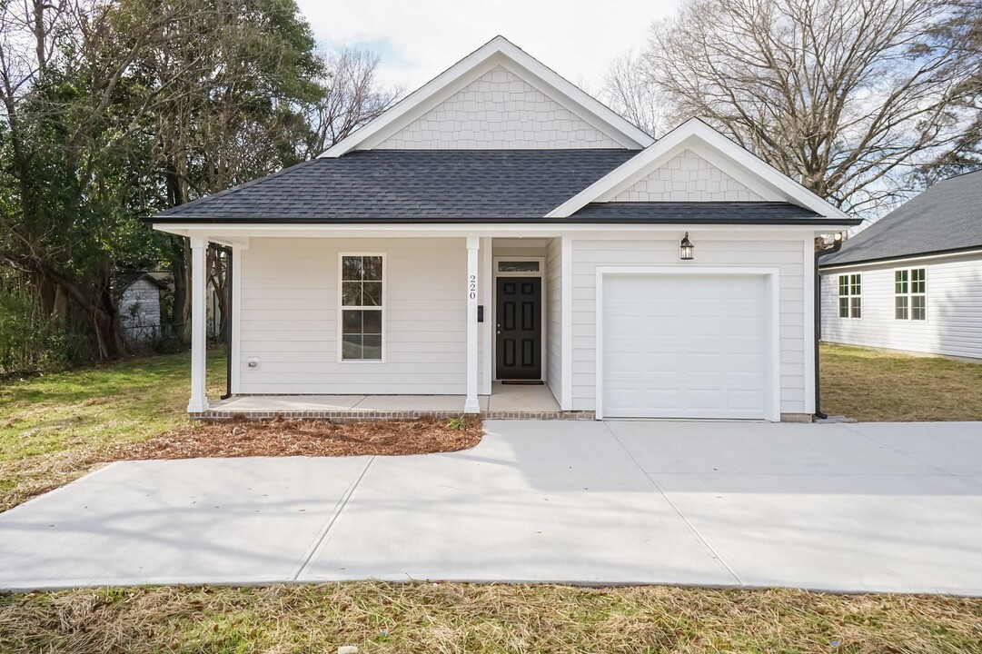 220 E Granville St in Dunn, NC - Building Photo