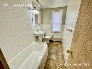 2040 W Saunders Ave in St. Paul, MN - Building Photo - Building Photo