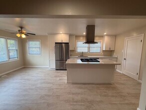 1924 King St in Santa Rosa, CA - Building Photo - Building Photo