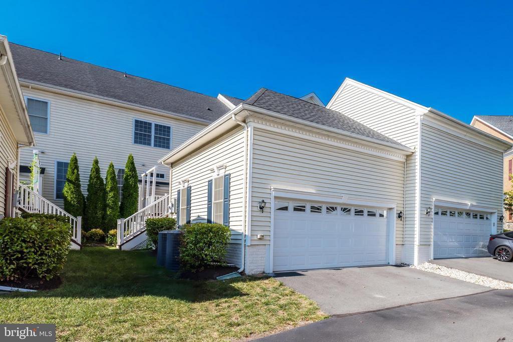 43086 Old Ryan Rd in Ashburn, VA - Building Photo