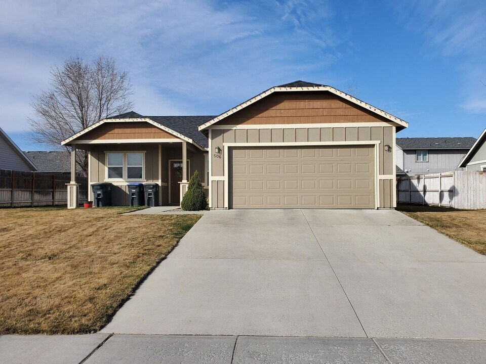 506 Florida St in Moses Lake, WA - Building Photo