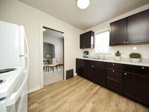 1330 W 14th St in Sioux Falls, SD - Building Photo - Building Photo