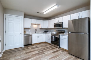 Four Winds Apartments in Columbia, MO - Building Photo