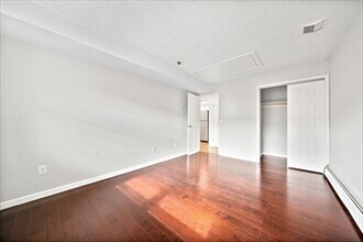 36 Pleasant Dr, Unit 48 in Stoughton, MA - Building Photo - Building Photo