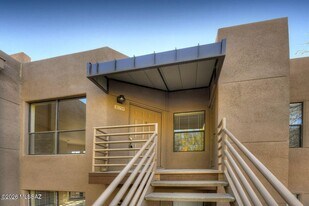 6655 N Canyon Crest Dr in Tucson, AZ - Building Photo