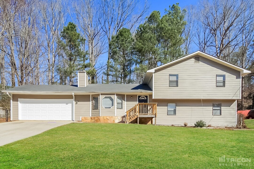 4157 Jami Ln in Snellville, GA - Building Photo