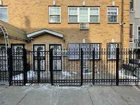 1031 Halsey St in Brooklyn, NY - Building Photo