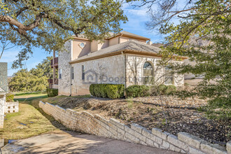 404 Golf Crest Ln in Lakeway, TX - Building Photo - Building Photo